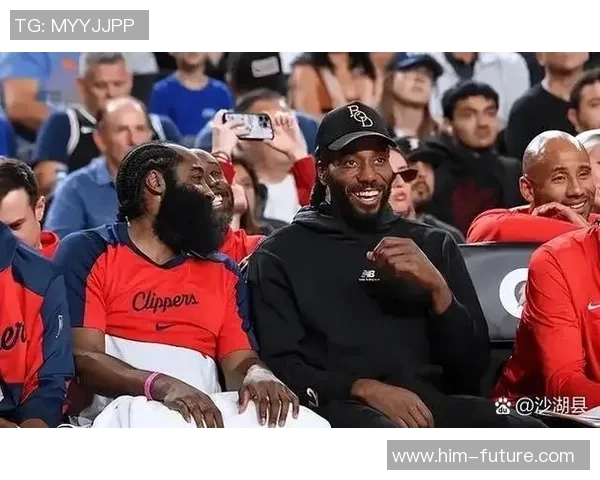 火箭队与湖人队激战正酣谁能在NBA赛场上笑到最后